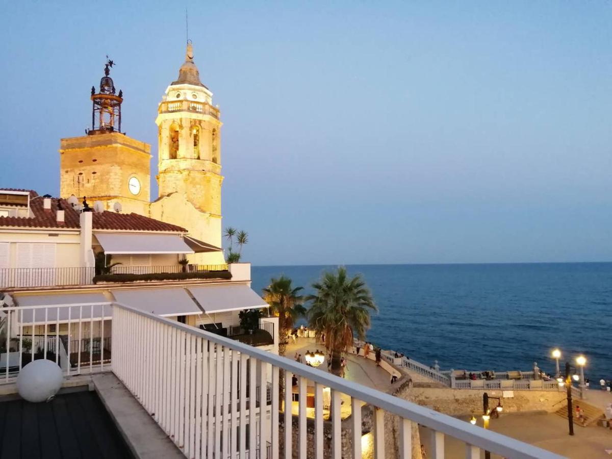 Atico Con Fantasticas Vistas Al Mar Y La Iglesia Apartment Ситжес Екстериор снимка