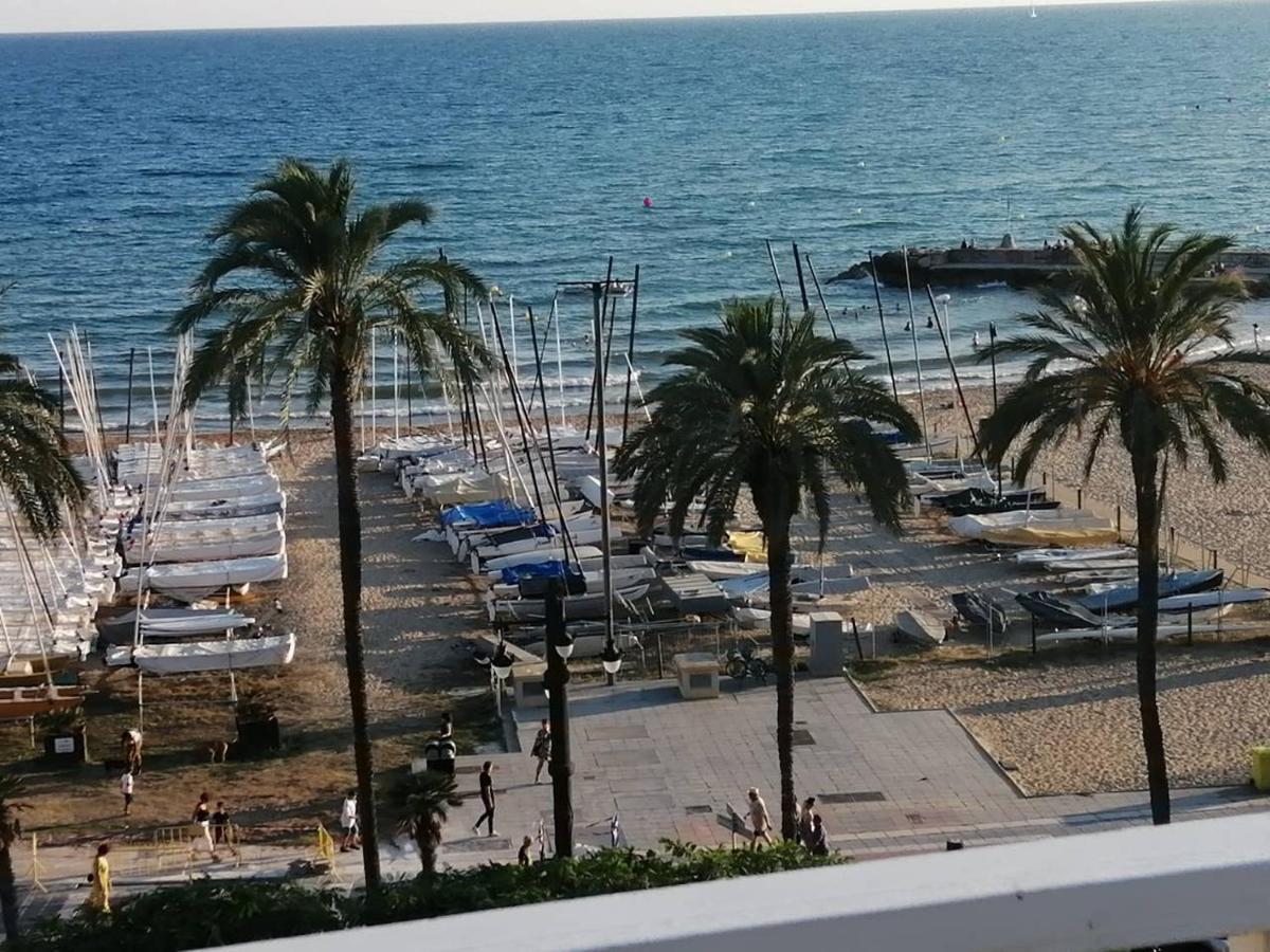 Atico Con Fantasticas Vistas Al Mar Y La Iglesia Apartment Ситжес Екстериор снимка