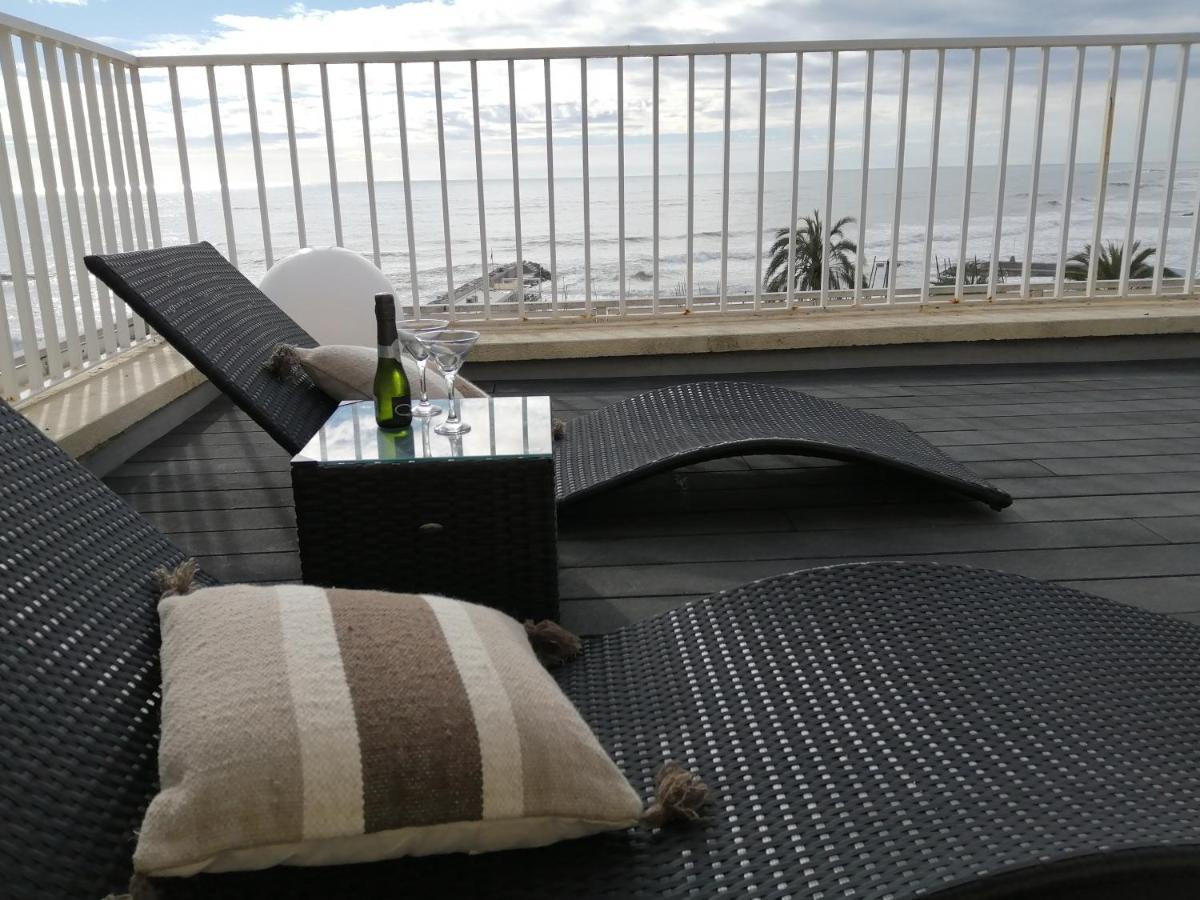 Atico Con Fantasticas Vistas Al Mar Y La Iglesia Apartment Ситжес Екстериор снимка