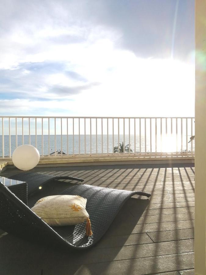 Atico Con Fantasticas Vistas Al Mar Y La Iglesia Apartment Ситжес Екстериор снимка