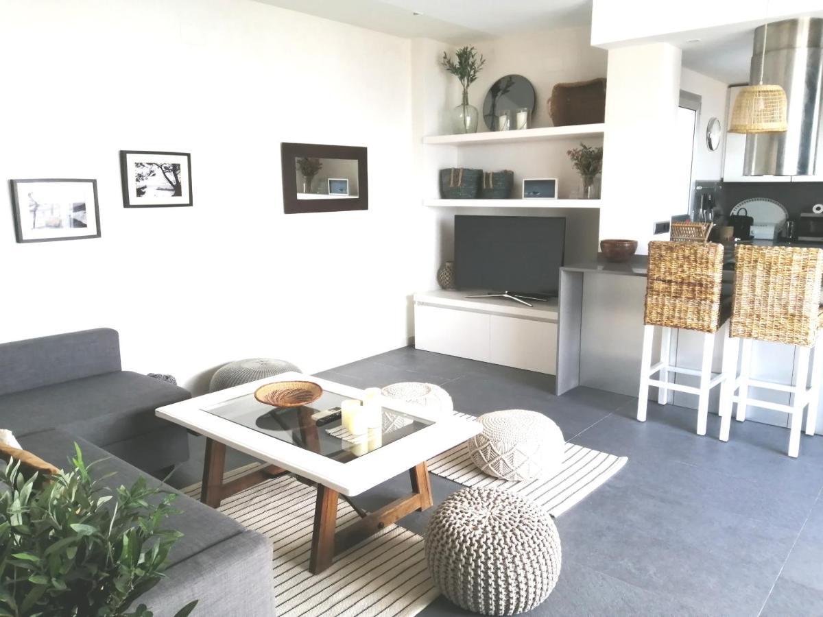 Atico Con Fantasticas Vistas Al Mar Y La Iglesia Apartment Ситжес Екстериор снимка