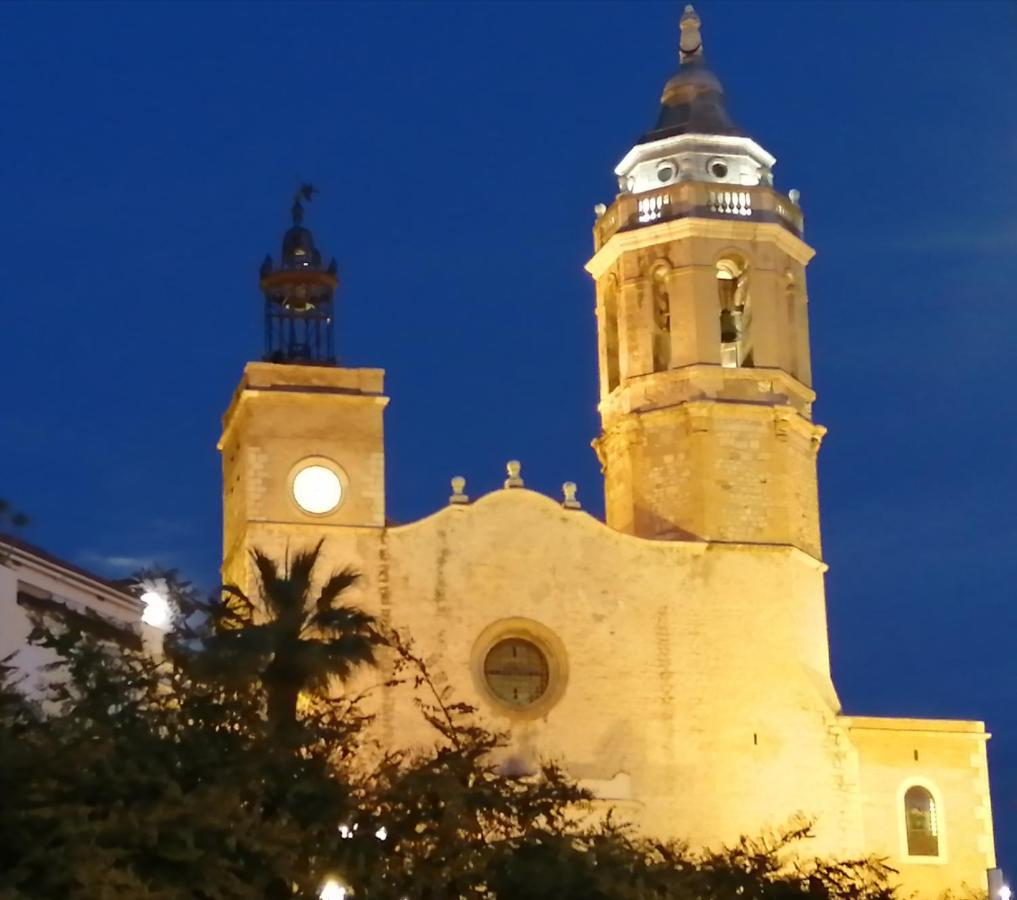 Atico Con Fantasticas Vistas Al Mar Y La Iglesia Apartment Ситжес Екстериор снимка