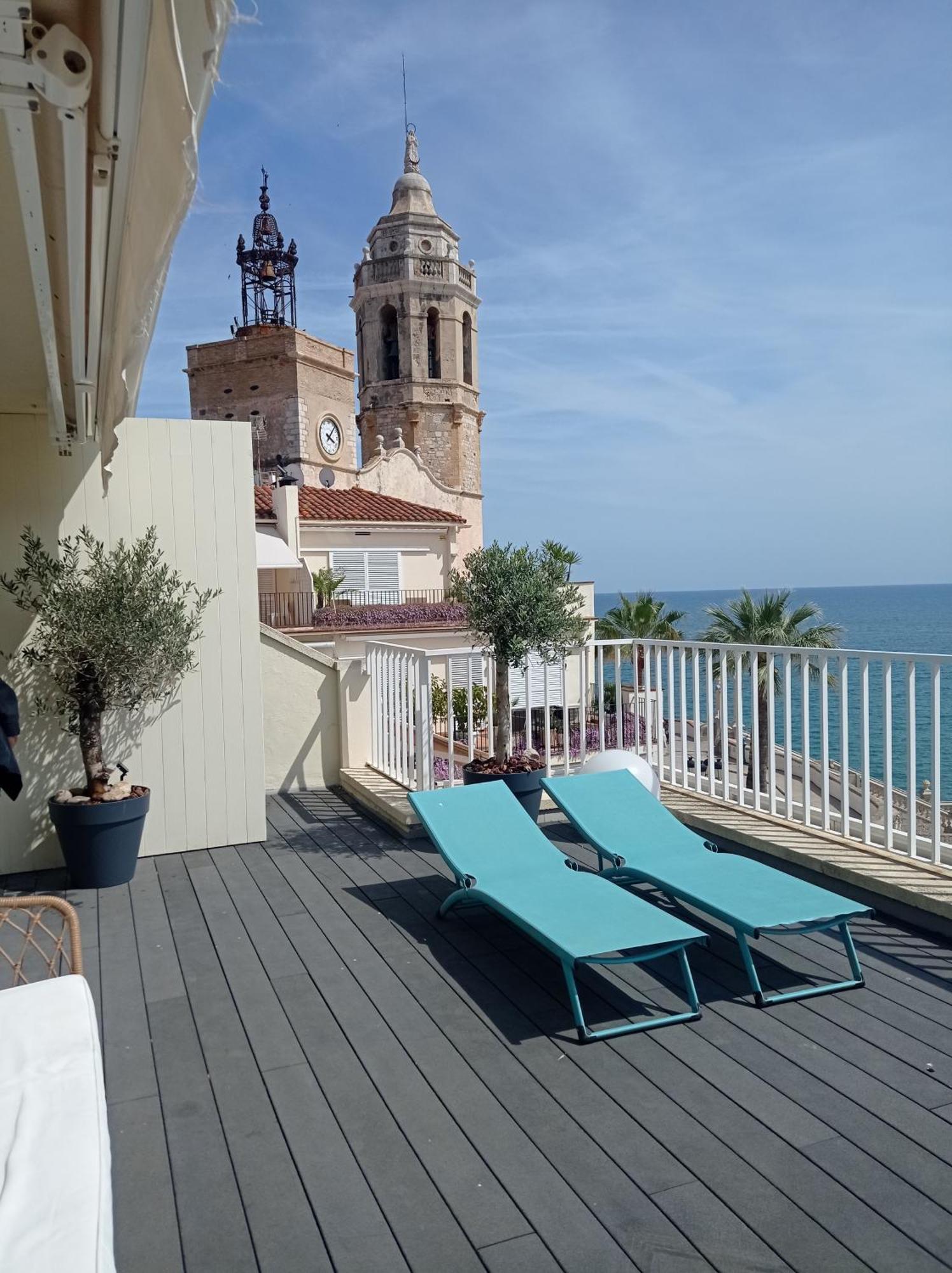 Atico Con Fantasticas Vistas Al Mar Y La Iglesia Apartment Ситжес Екстериор снимка