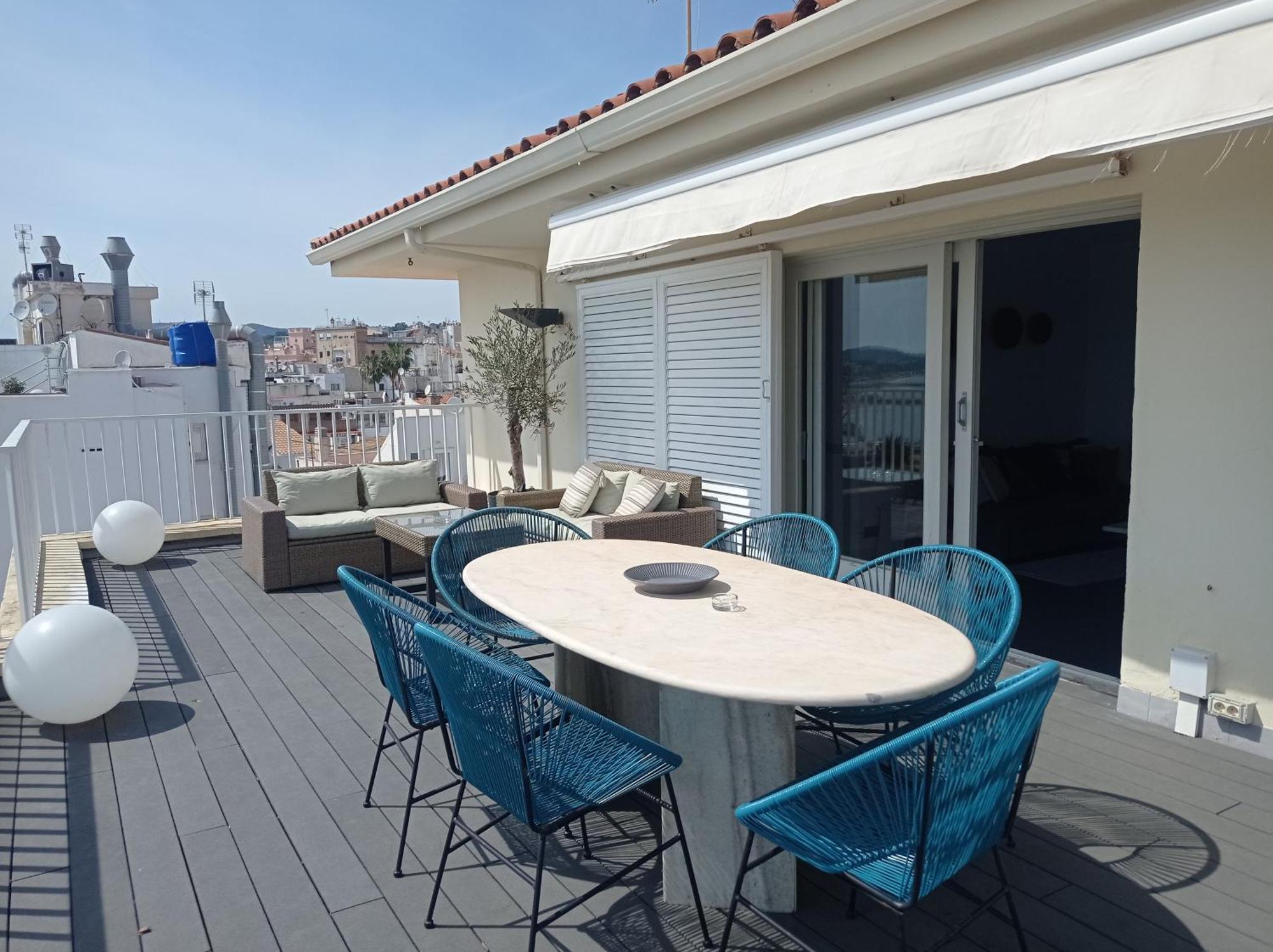 Atico Con Fantasticas Vistas Al Mar Y La Iglesia Apartment Ситжес Екстериор снимка